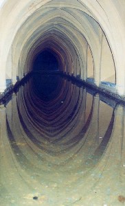 Citerne de l'Alcazar, sous le palais gothique et la patio del crucero.